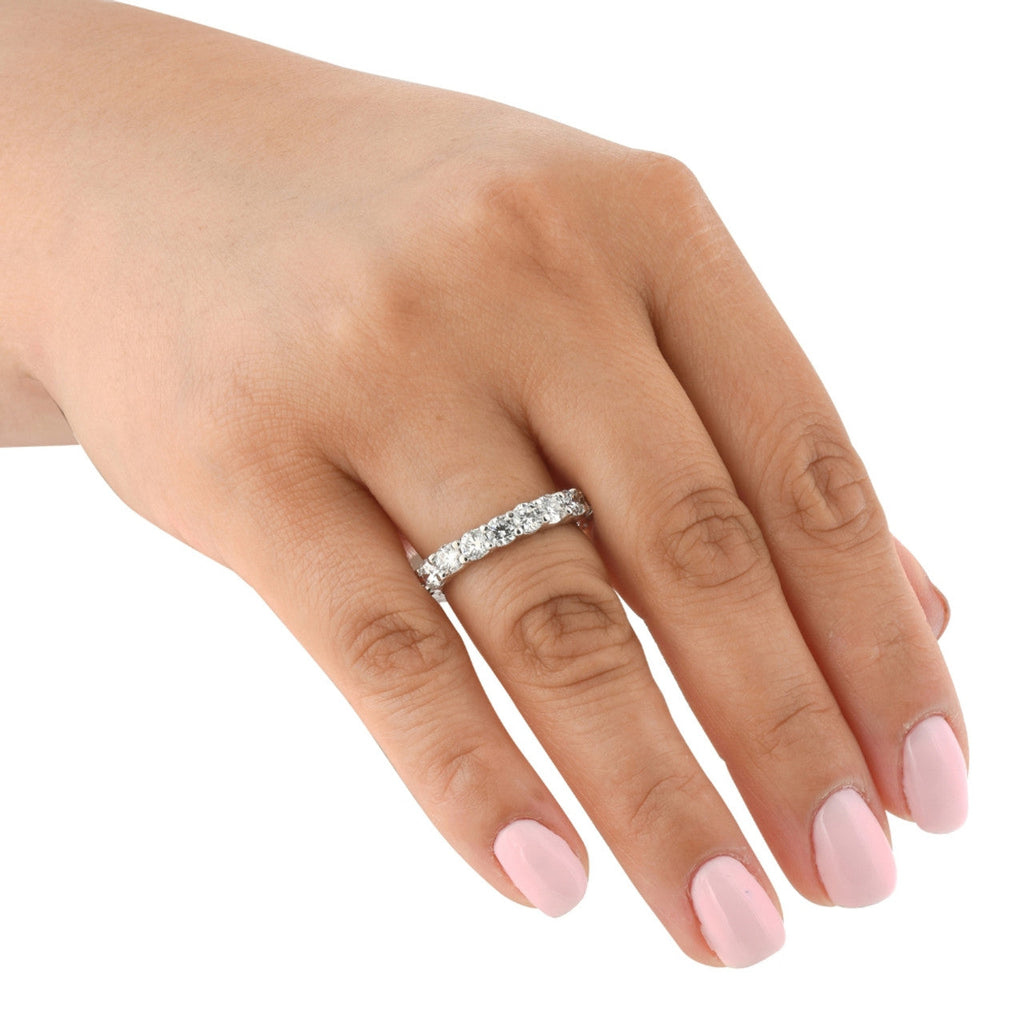 AGI Certified 2 CTW Round Lab Grown Diamond Eternity Band in 14K White Gold (F-VS) VossAgin