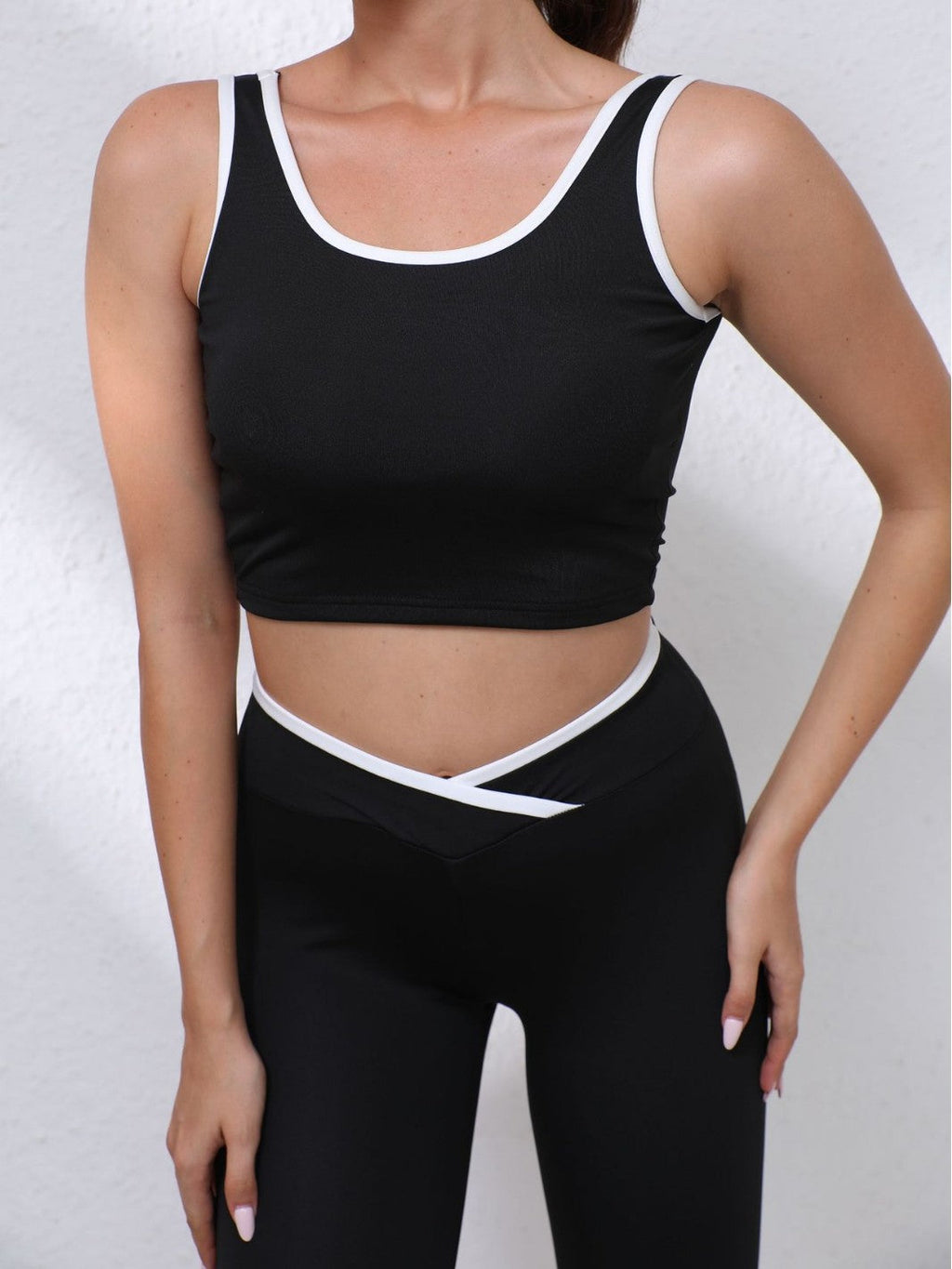 European And American Style High-Waisted Butt-Lifting Pants, Breathable Fitness Running Tank Top Set, Outdoor Women's Yoga Wear Social Buzz eSIMs