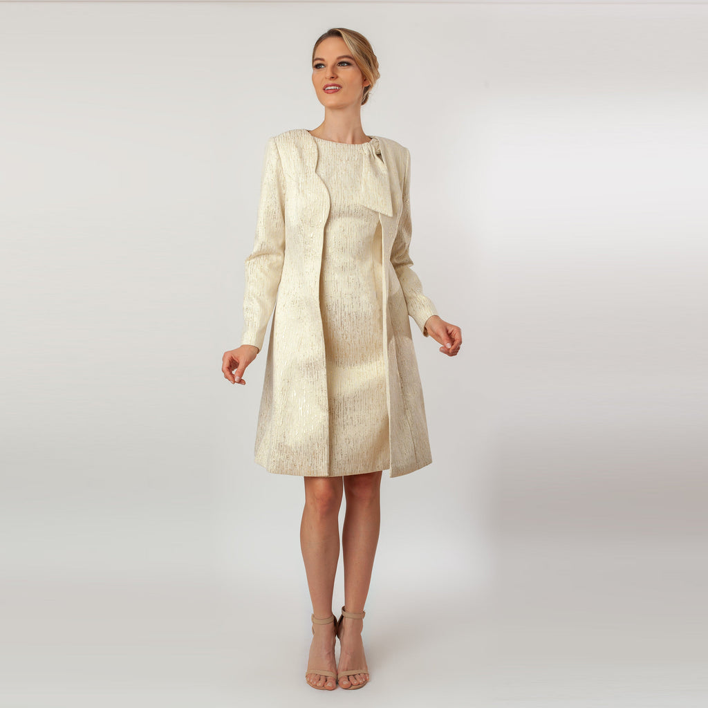 Scalloped Fly-Away Topper Cenia New York