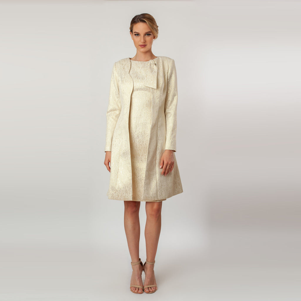 Scalloped Fly-Away Topper Cenia New York