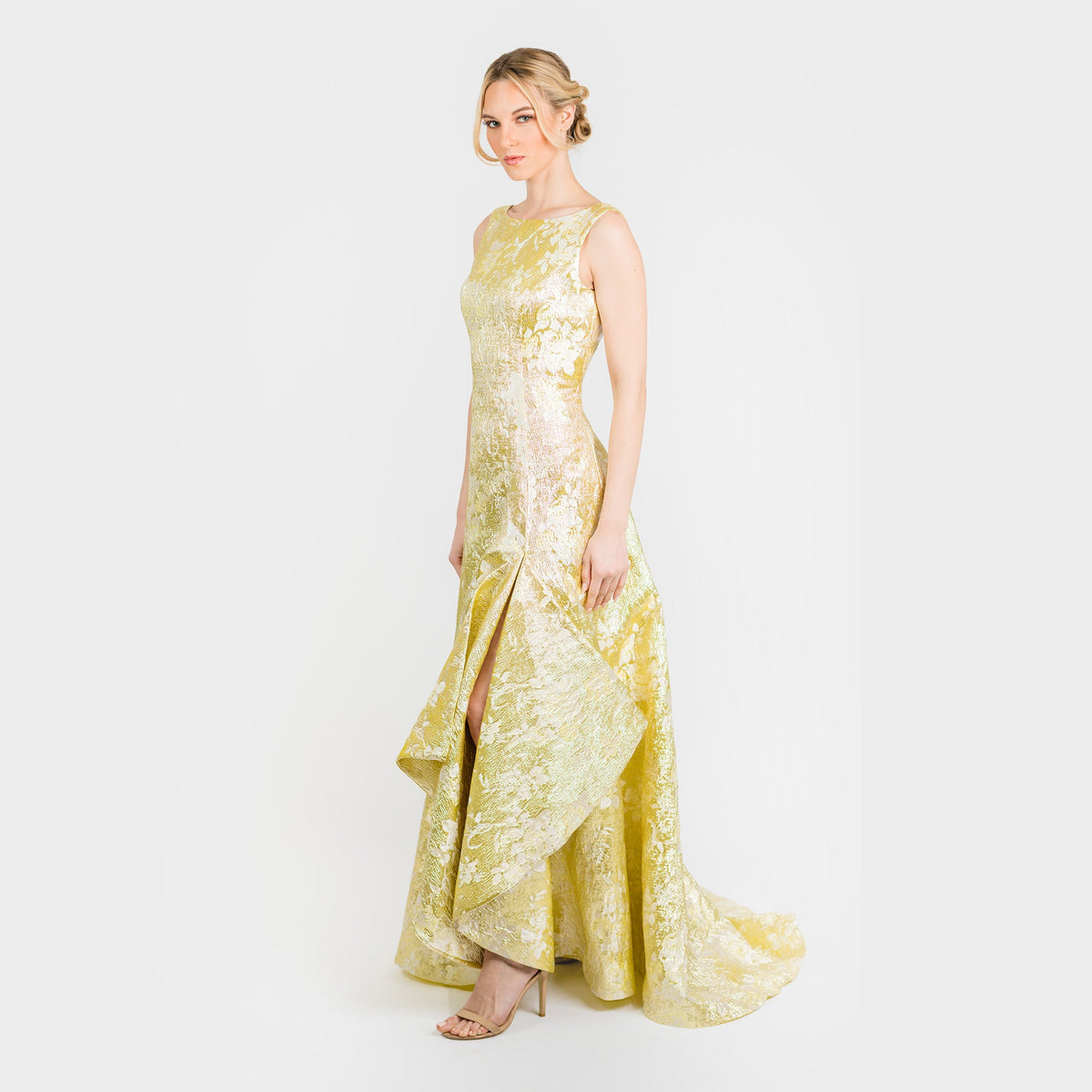 The Sleeveless Side Bottom Flounce Gown Classic Cenia New York