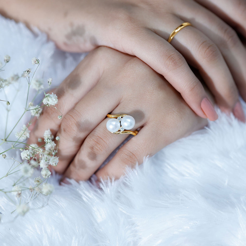 Freshwater Pearl Toi Et Moi Engagement Ring with Diamond