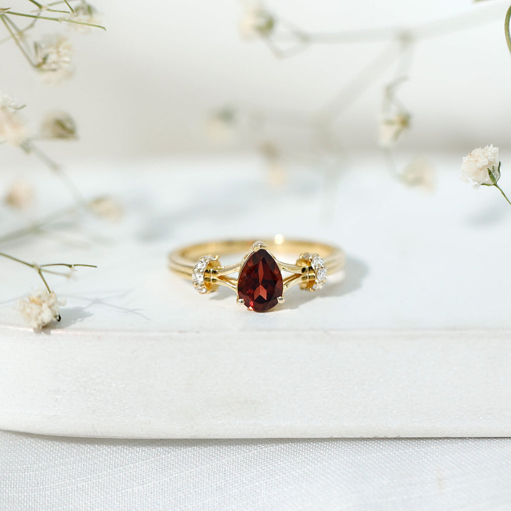Certified Real 0.8 Carat Garnet Pear Shaped Engagement Ring with Diamond