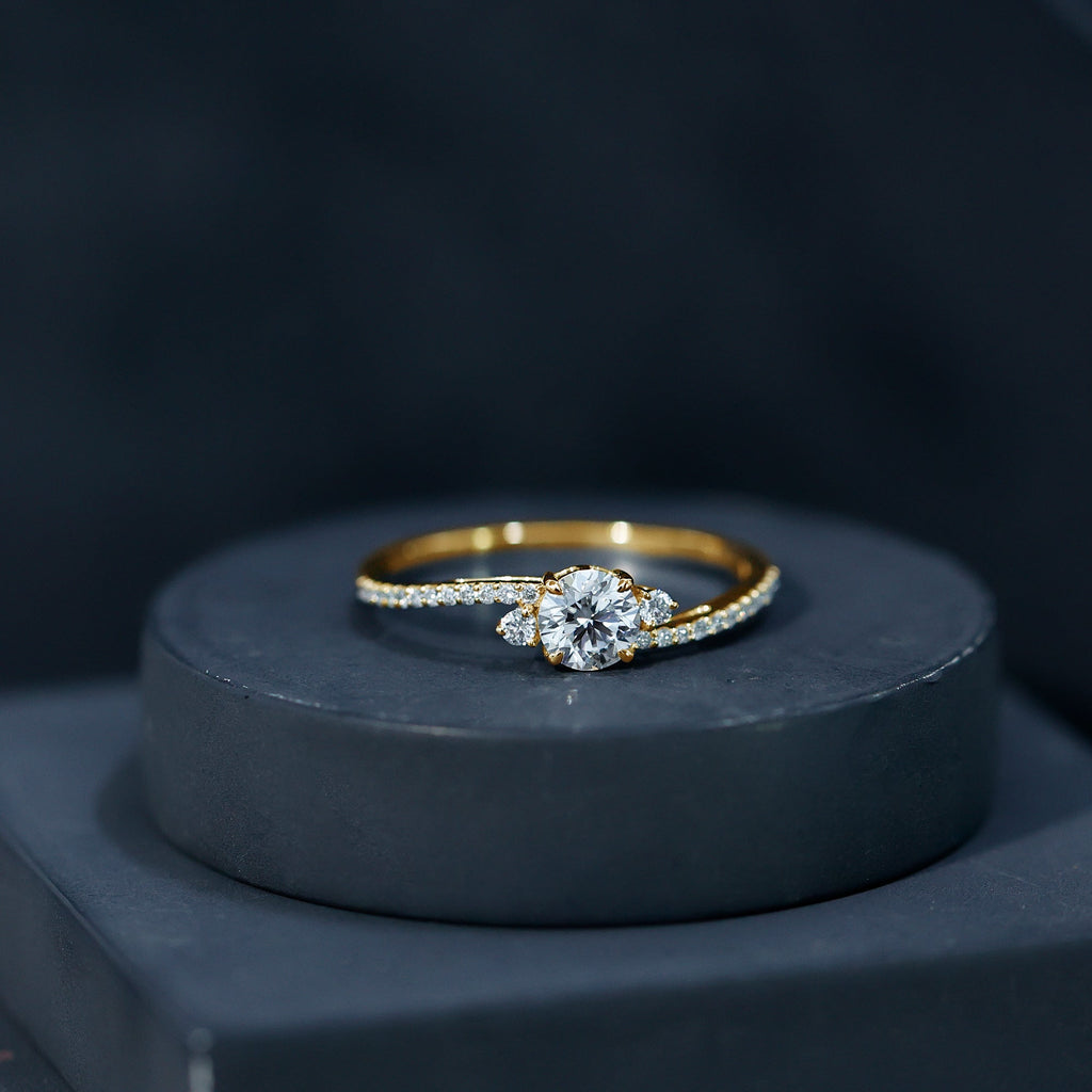 0.9 Carat Lab Grown Diamond Solitaire Engagement Ring With Side Stones Rosec Jewels