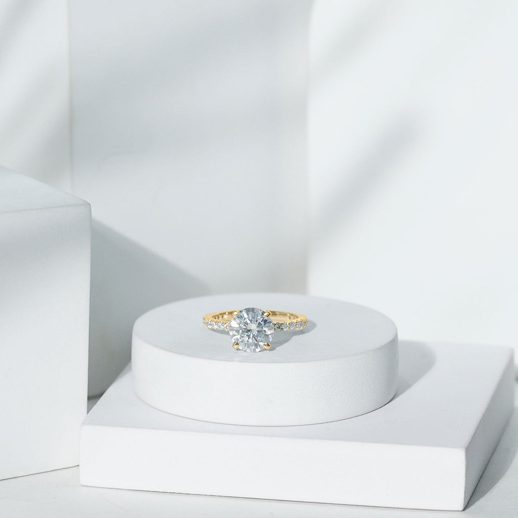 Peg Head Set Moissanite Solitaire Engagement Ring
