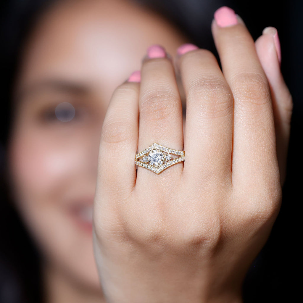Round Diamond Vintage Ring in illusion Setting