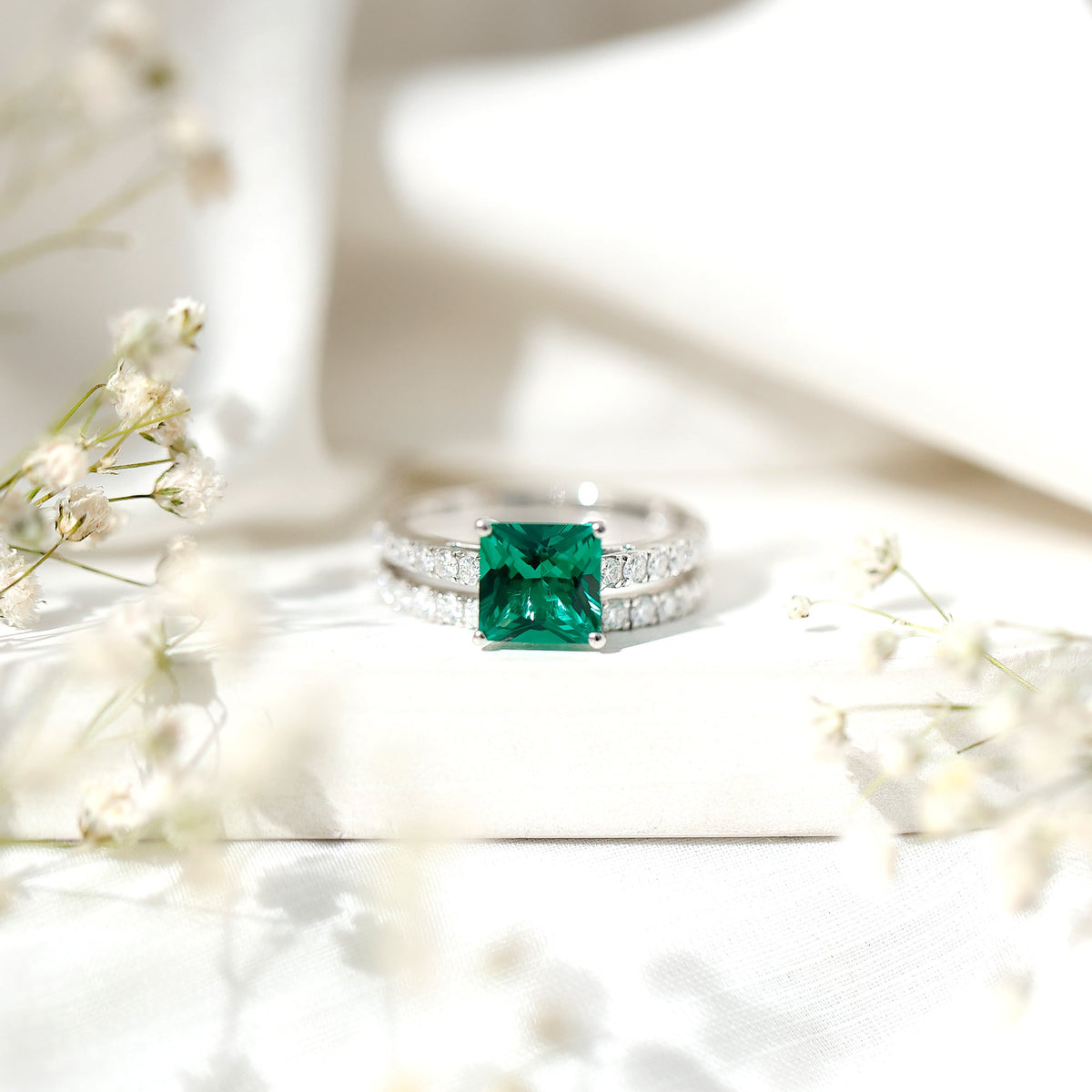 Lab Grown Emerald Princess Cut Engagement Ring with Wedding Band