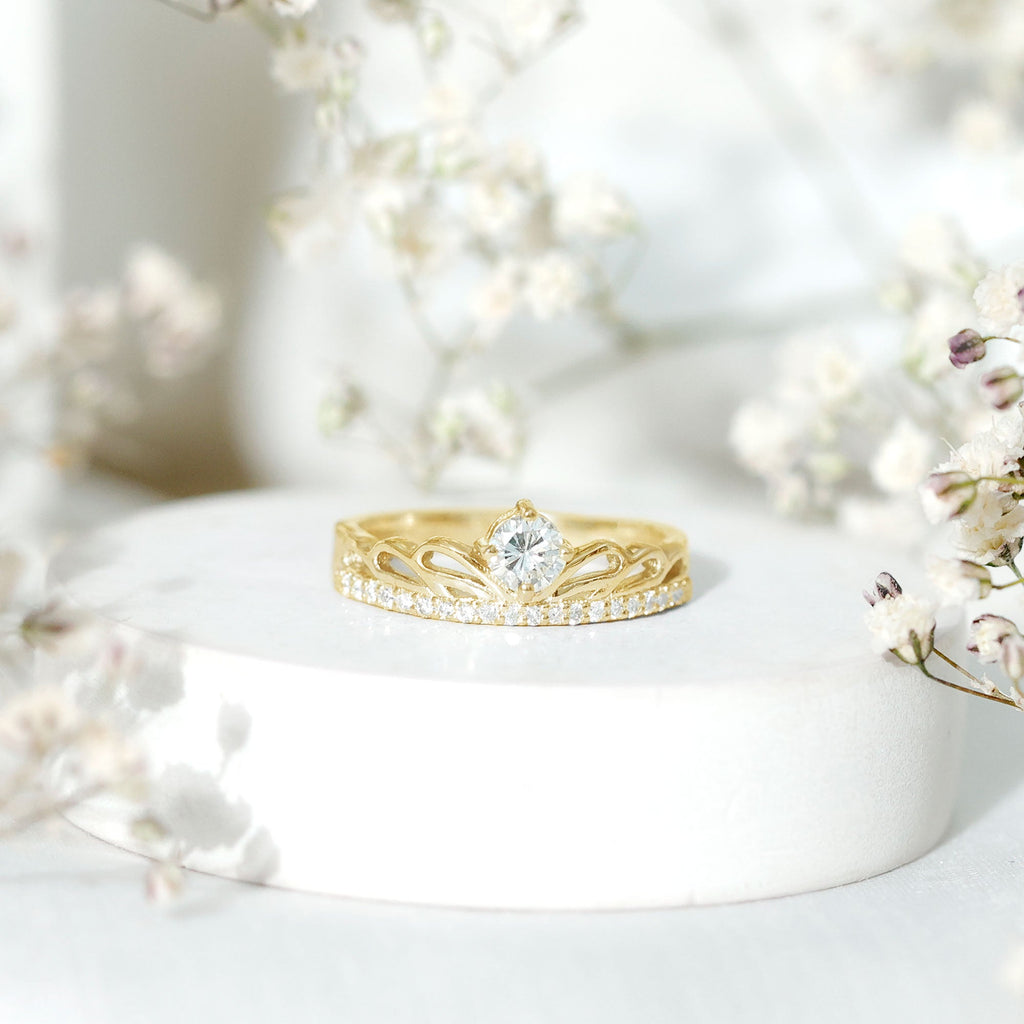 Certified Round Diamond Crown Ring