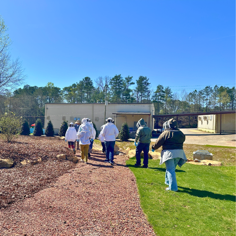 Bee School - One Day Class Foxhound Bee Company