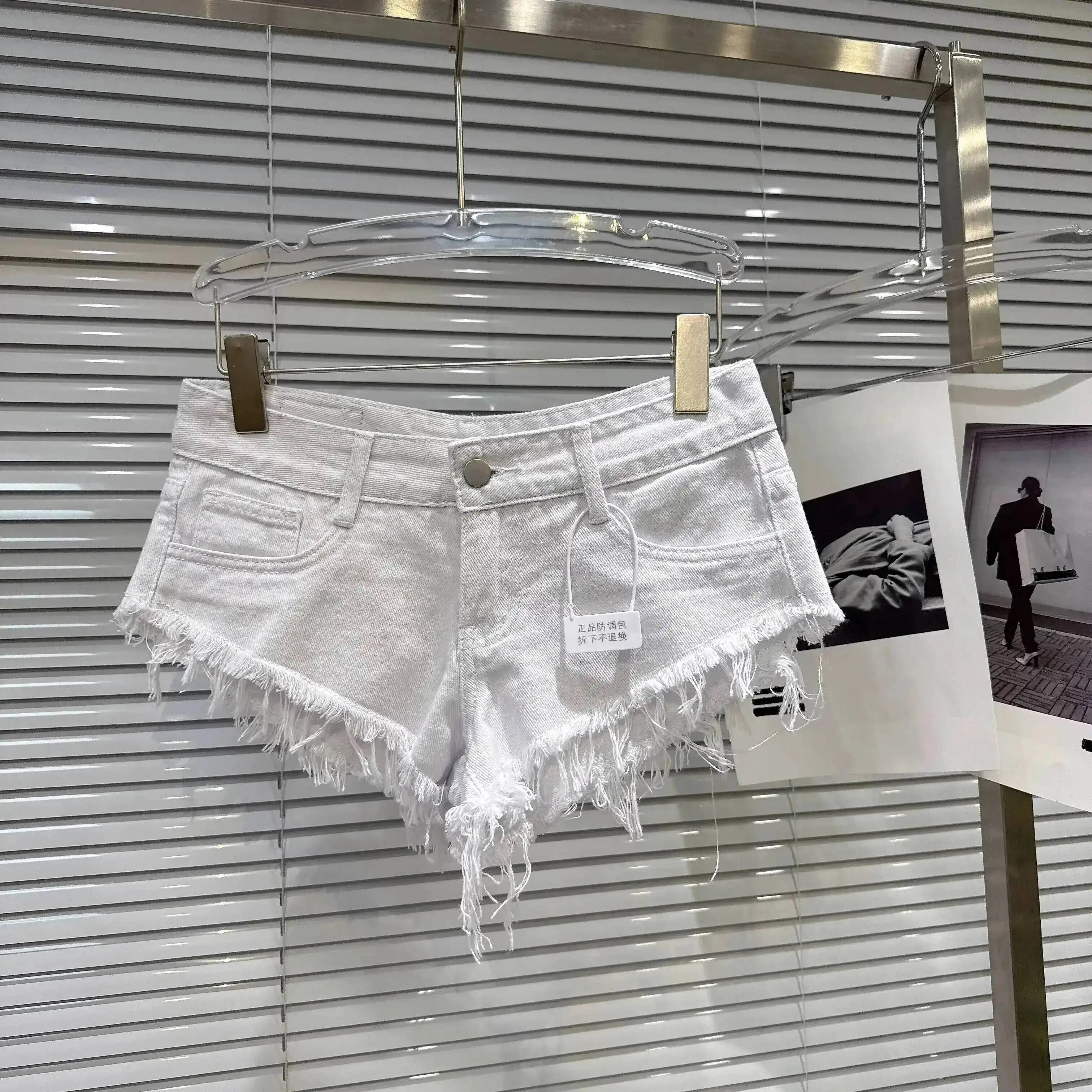 Distressed Raw-Hem Low-Rise Denim Shorts Rose In Concrete 🥀