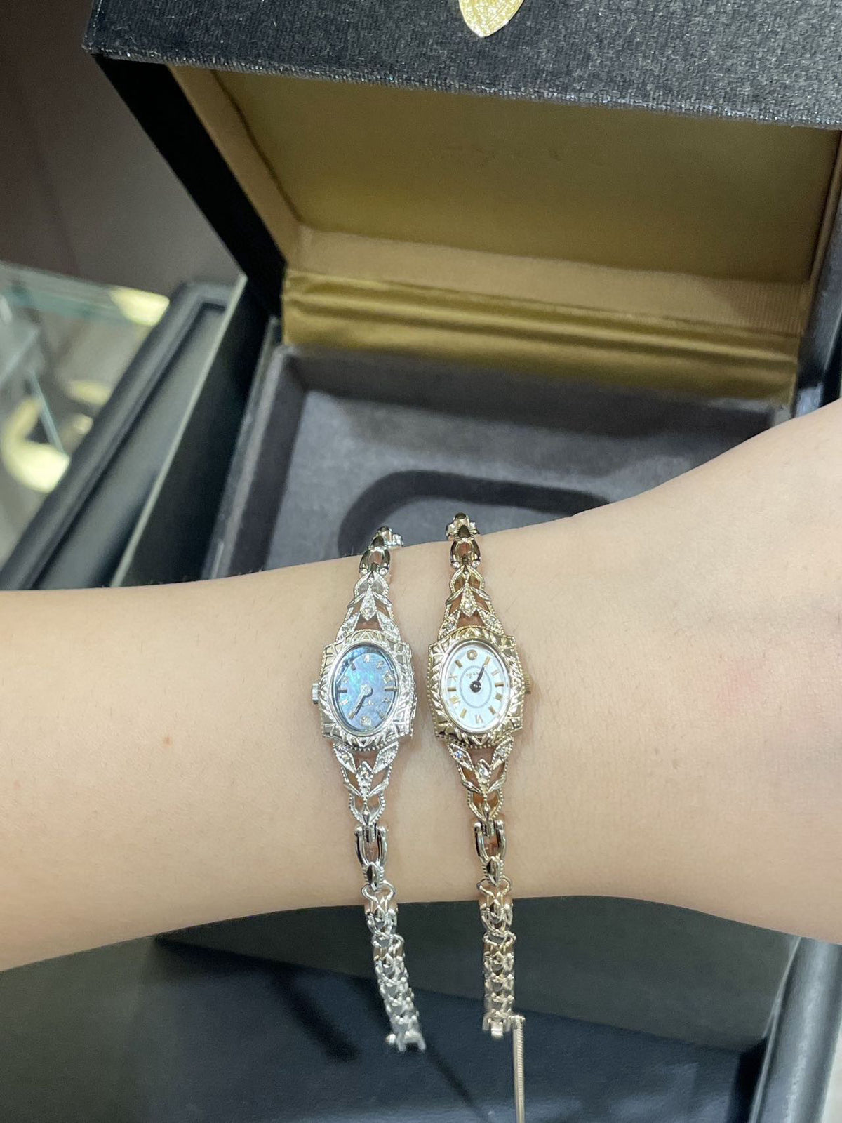 Vintage Square Watch For Women A Dainty Mini Square Design With A Wheat-sheaf Motif