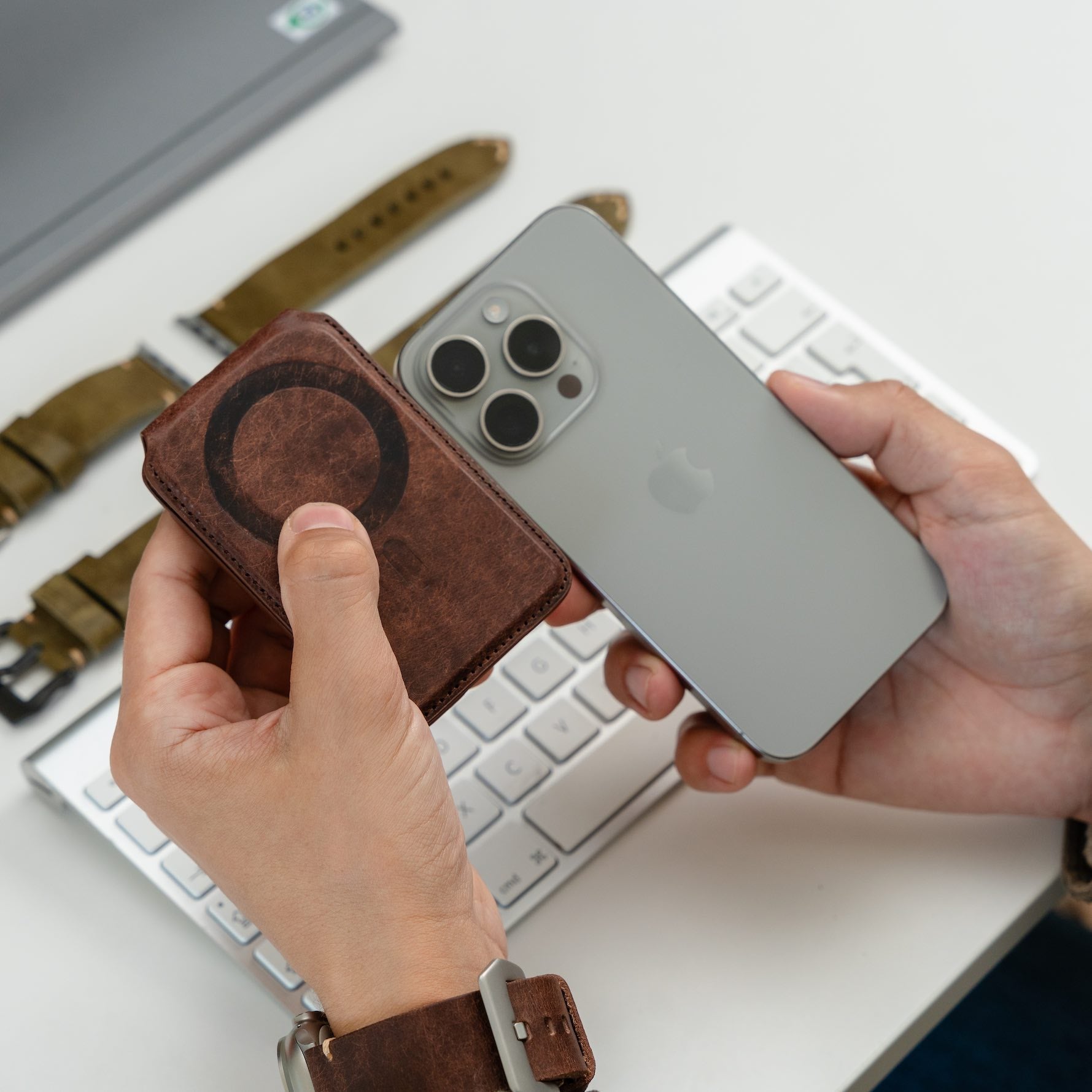 Magnetic Cardholder Robust