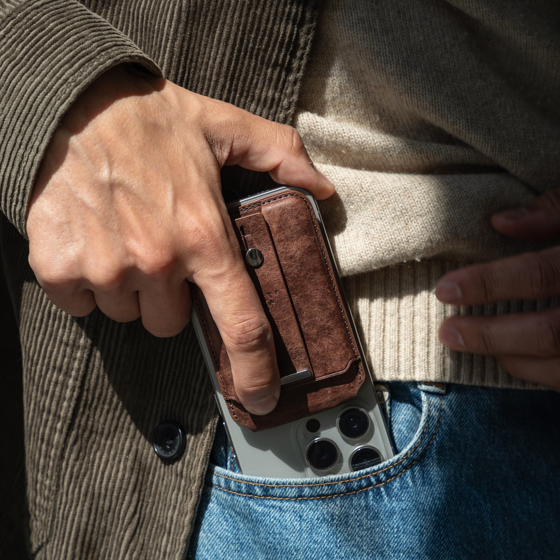 Magnetic Cardholder Robust