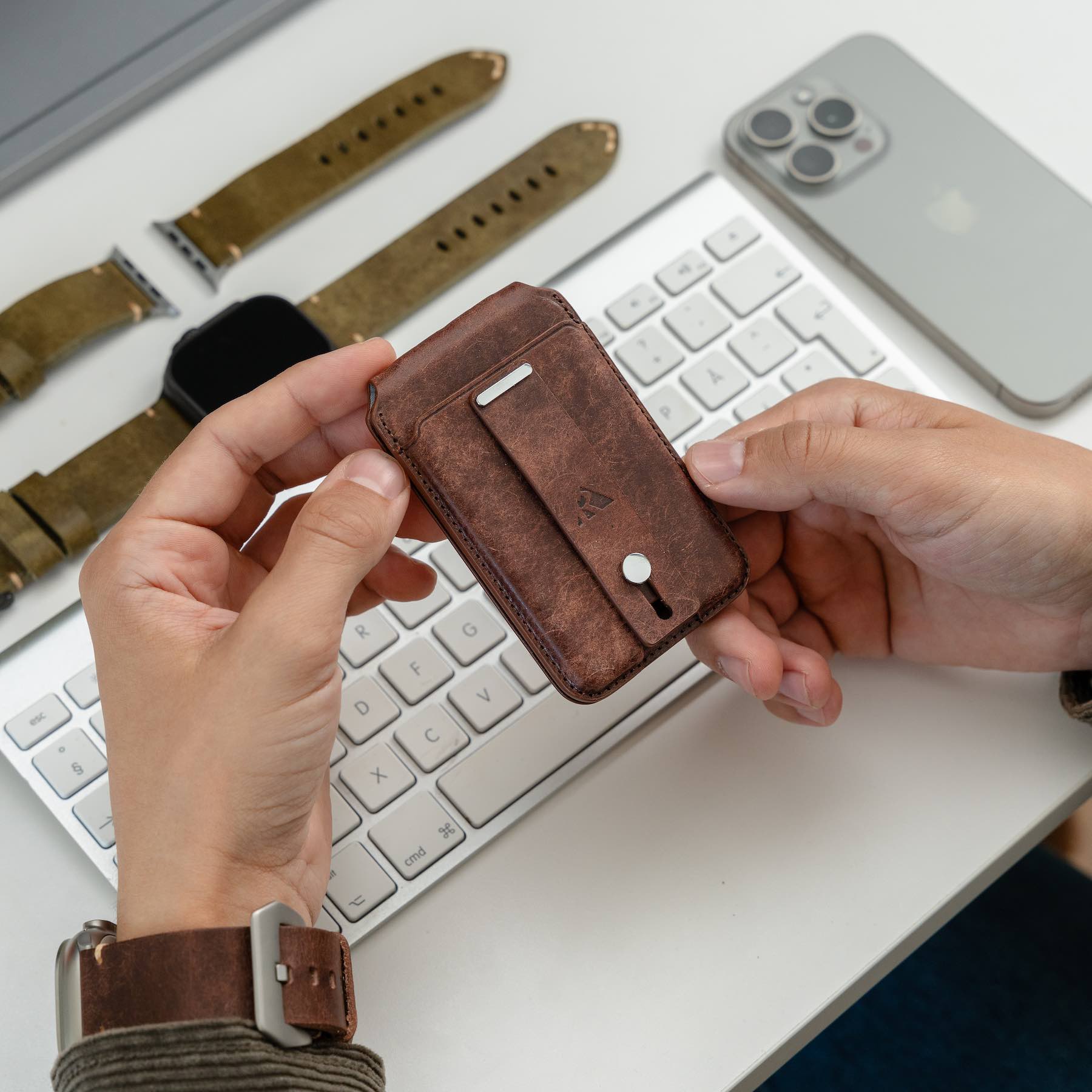 Magnetic Cardholder Robust
